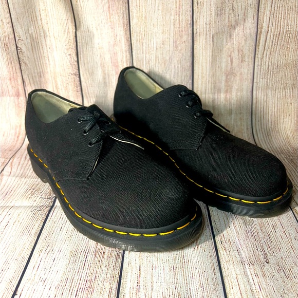 Dr. Martens Shoes - NWOT Dr. Martens, Women's size 6, Black